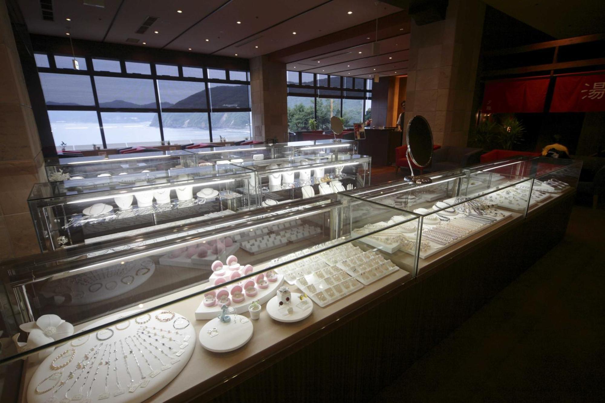 Premier Yuga Ise Shima Ryokan 3*